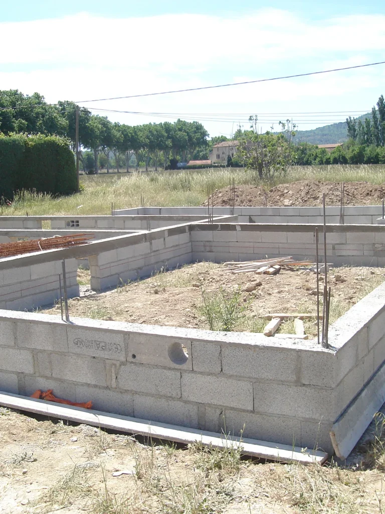 Chantier de gros œuvre pour une maison individuelle dans le Vaucluse